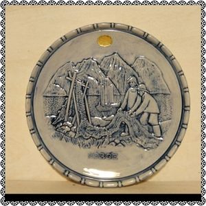 VINTAGE LUND "NORGE" COLLECTORS PLATE-PERFECT